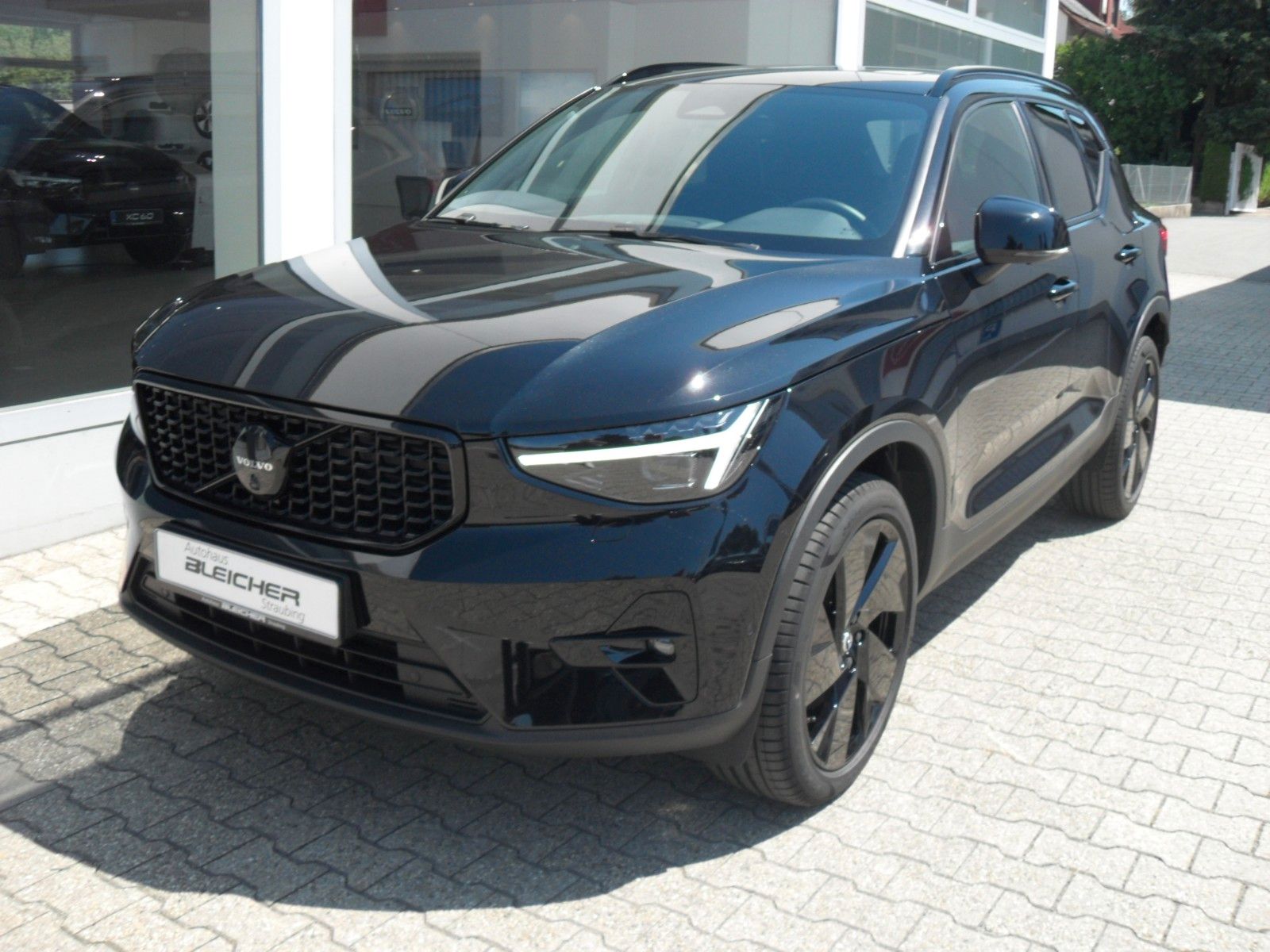 Fahrzeugabbildung Volvo XC 40 Plus Black Edition | PD | LED | ACC
