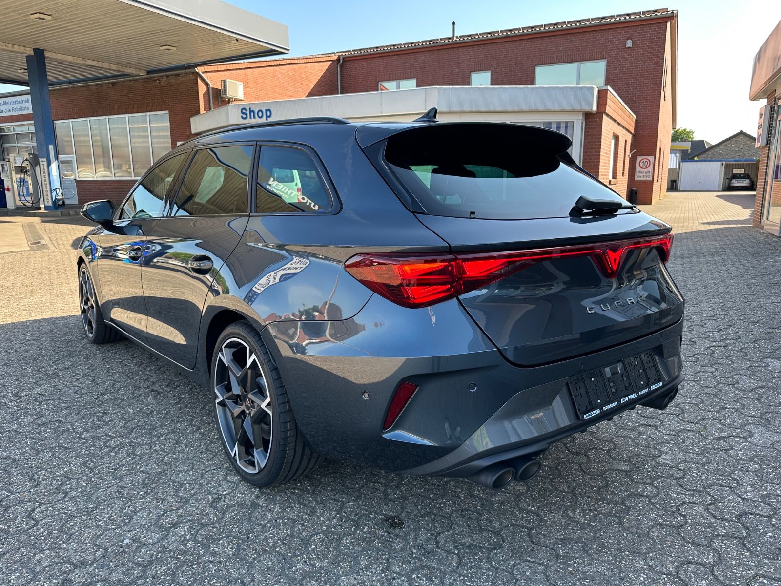 Fahrzeugabbildung CUPRA Leon ST 2.0 TSI 4Drive VZ Pano/AHK/Navi/ACC