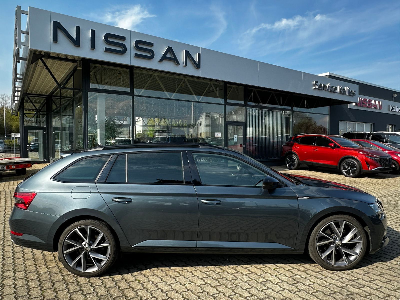 Fahrzeugabbildung SKODA Superb Combi Sportline 4x4