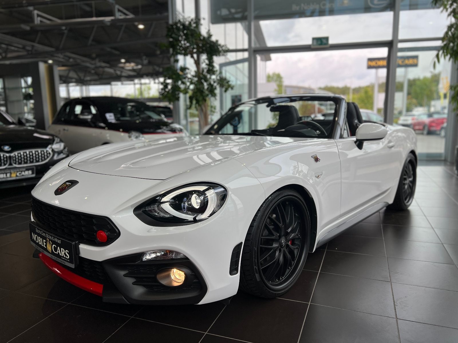 Fahrzeugabbildung Abarth 124 Spider Turbo Turismo LED LEDER