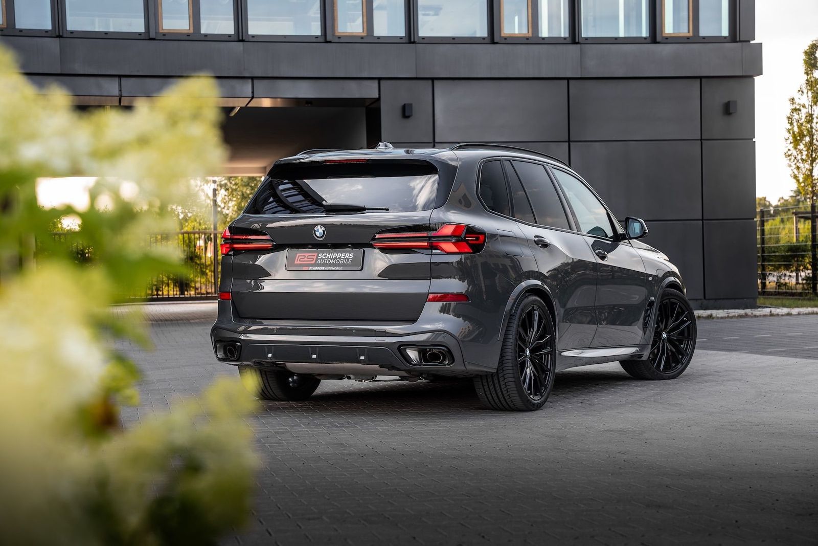 Fahrzeugabbildung BMW X5 40d xD M-SPORT PRO|AHK|ICONIC|MASSAGE|LUFT