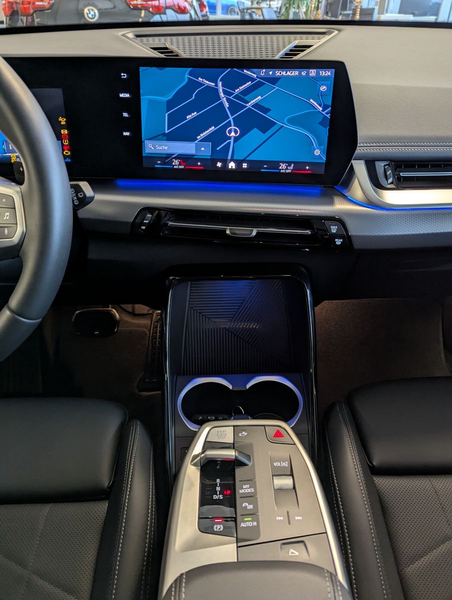 BMW X1 18d sDrive M-Sport Travel-Paket Pano Cam AHK - Image 21