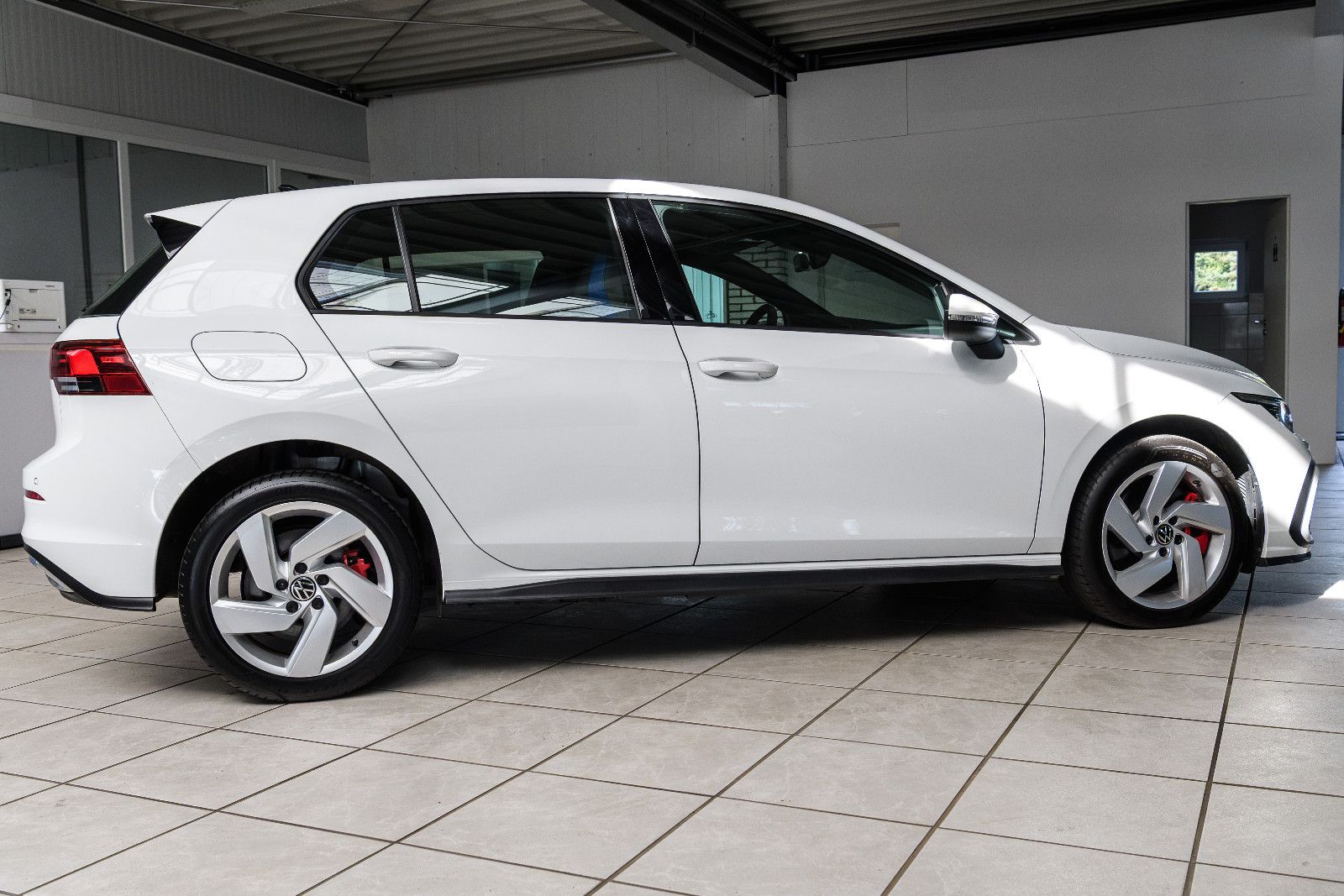 Fahrzeugabbildung Volkswagen Golf VIII Lim. GTE eHybrid +DSG+Navi+ACC