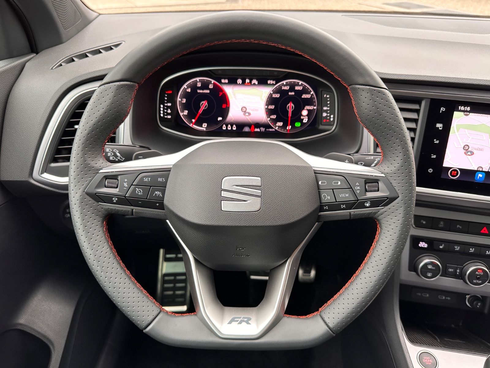 Fahrzeugabbildung SEAT Ateca FR 1.5 TSI DSG AHK/ACC/NAVI/LED/eHeck/SHZ