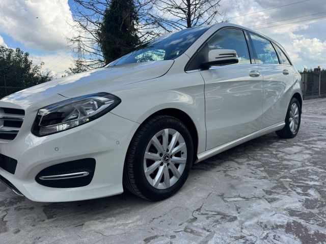 MERCEDES-BENZ B 180