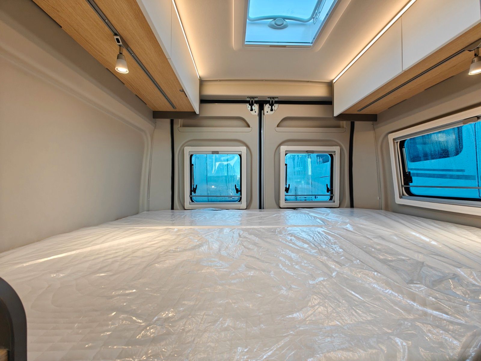 Fahrzeugabbildung LMC Innovan 600 - 603 70 Jahre Modell - SALE! -