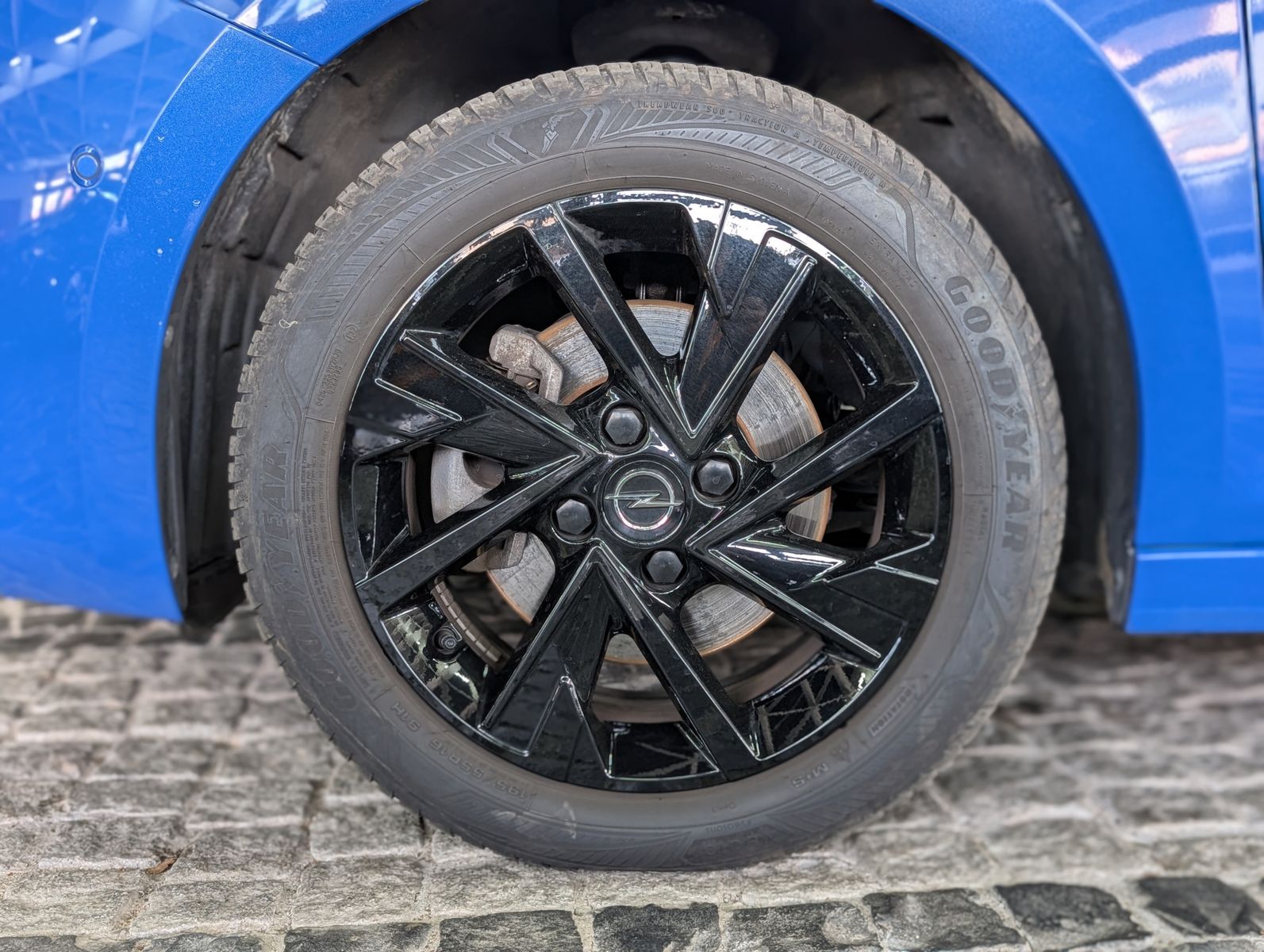 Fahrzeugabbildung Opel Corsa F GS TECH LED KAM SHZ VIRT APP BHL LM 16"