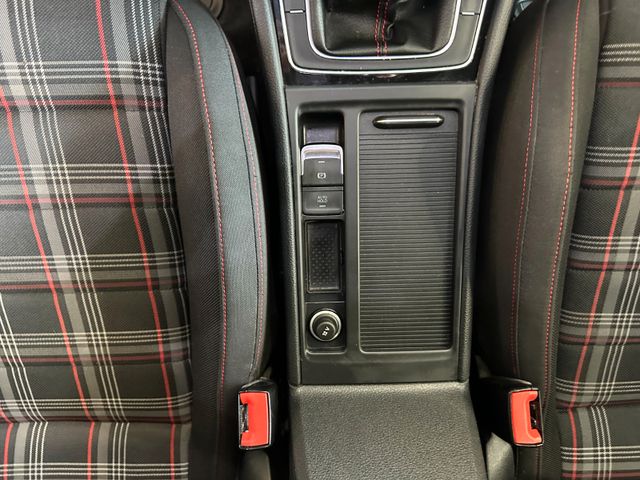 Volkswagen Golf GTI *SPORT-FAHRWERK*NAVI*ACC*PERFORMANCE*