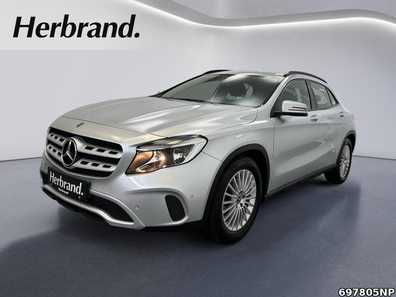 Mercedes-Benz GLA 180 Sitzheizung Navigation