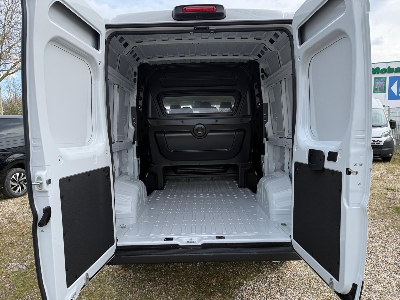 Fahrzeugabbildung Fiat Ducato L2H2 Multicab 140 MT6