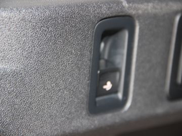 Volkswagen Tiguan 2.0 TDI Elegance KLIMA LED NAVI LEDER ALU