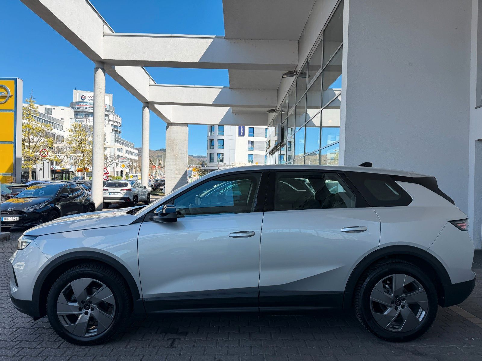 Fahrzeugabbildung Opel Grandland 1.2 48V Mild- W Edition Kamera,LED,SHZ