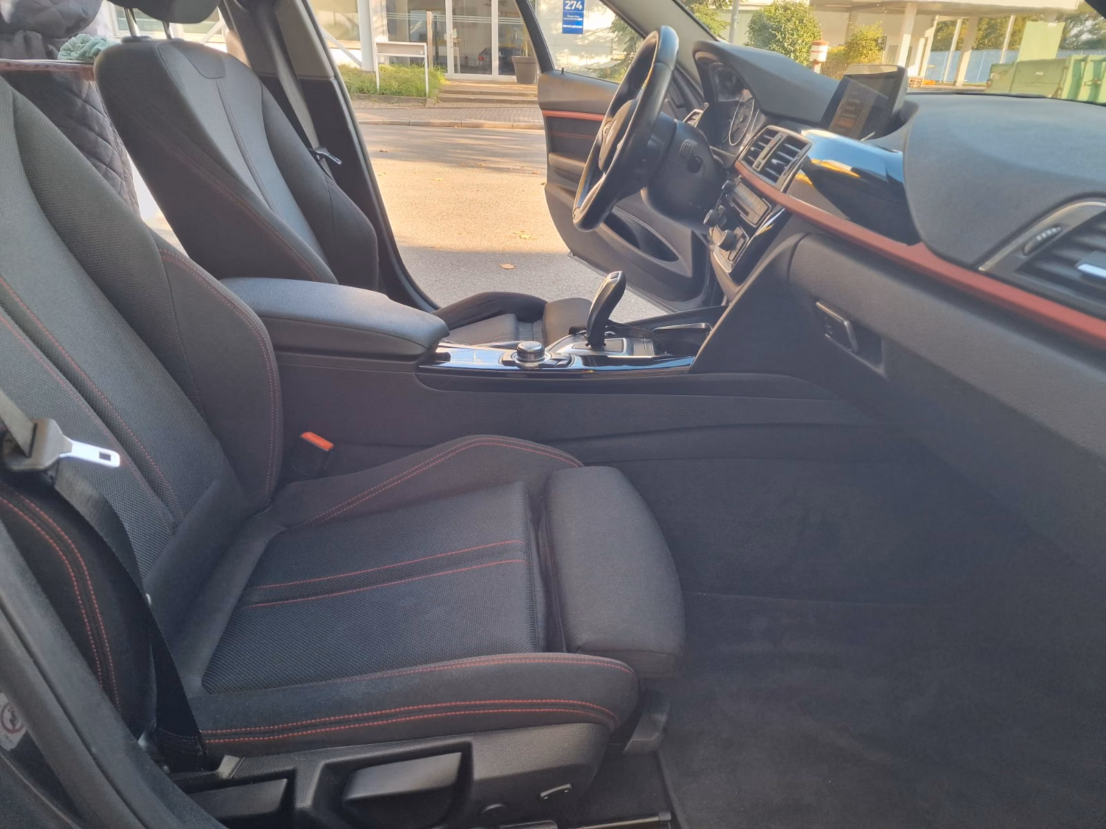 BMW 330 i SPORT LINE*PANORAMA*HEAD UP*AUT*GARANTIE*