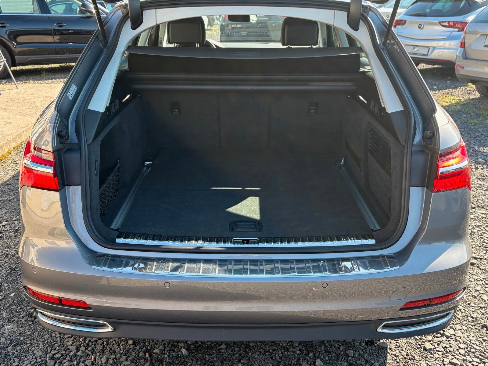 Fahrzeugabbildung Audi A6 Avant 45 TFSI quattro Aut. Navi LED Pano AHK