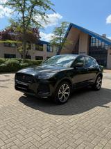 Jaguar E-Pace D180 R-DYNAMIC HSE 4WD Auto R-DYNAMIC HSE - Jaguar E-PACE HSE mit Diesel-Antrieb