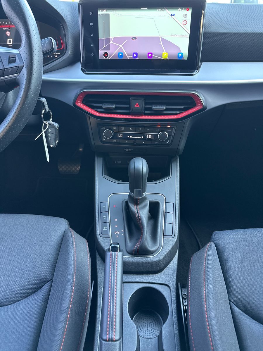 Fahrzeugabbildung SEAT Ibiza FR 1.0 TSI DSG NAV+LED+PDC+DAB+GANZJAHRES