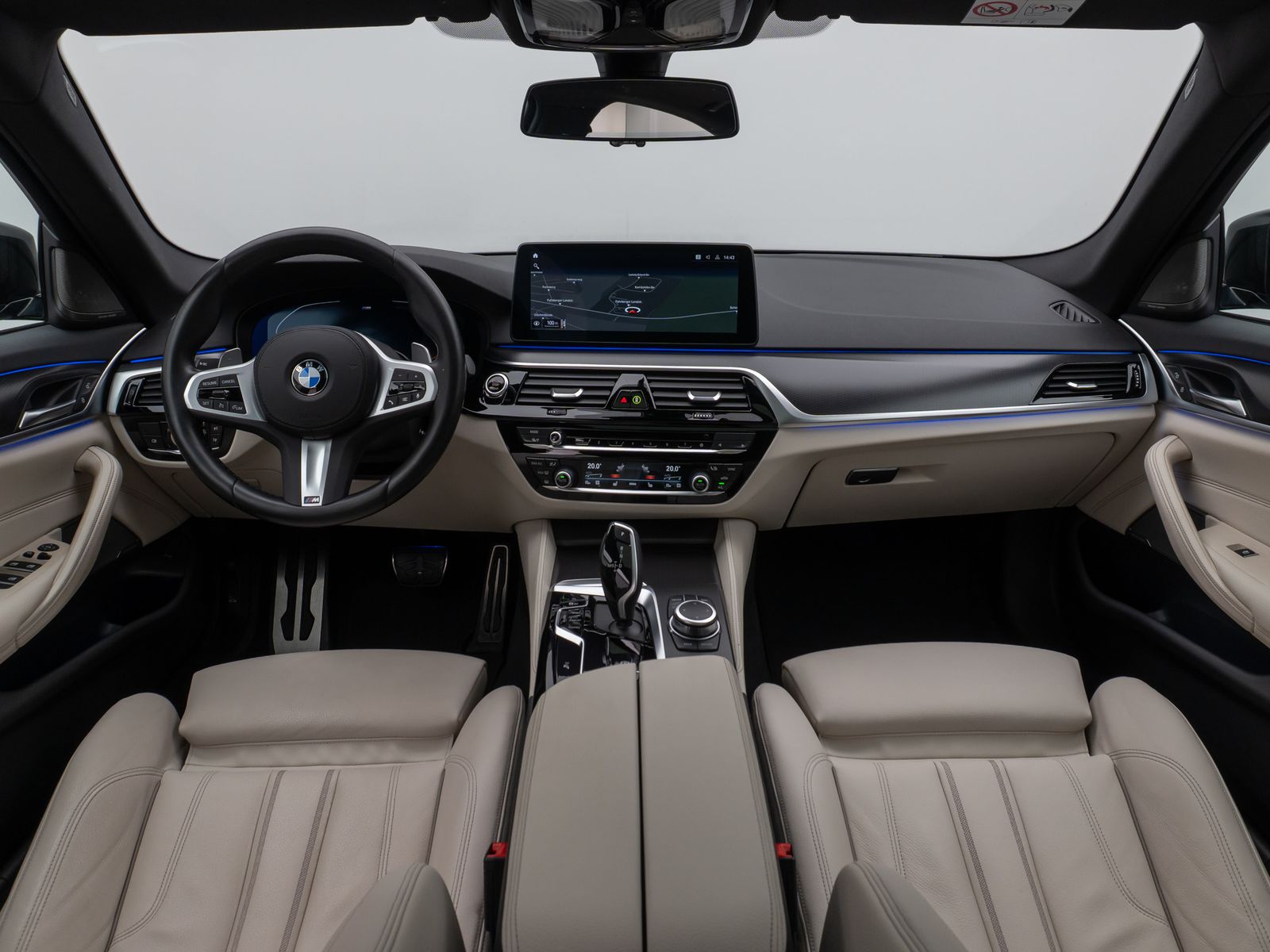 Fahrzeugabbildung BMW 540i xD M Sport Glasdach Kamera HUD DAB H/K 19"