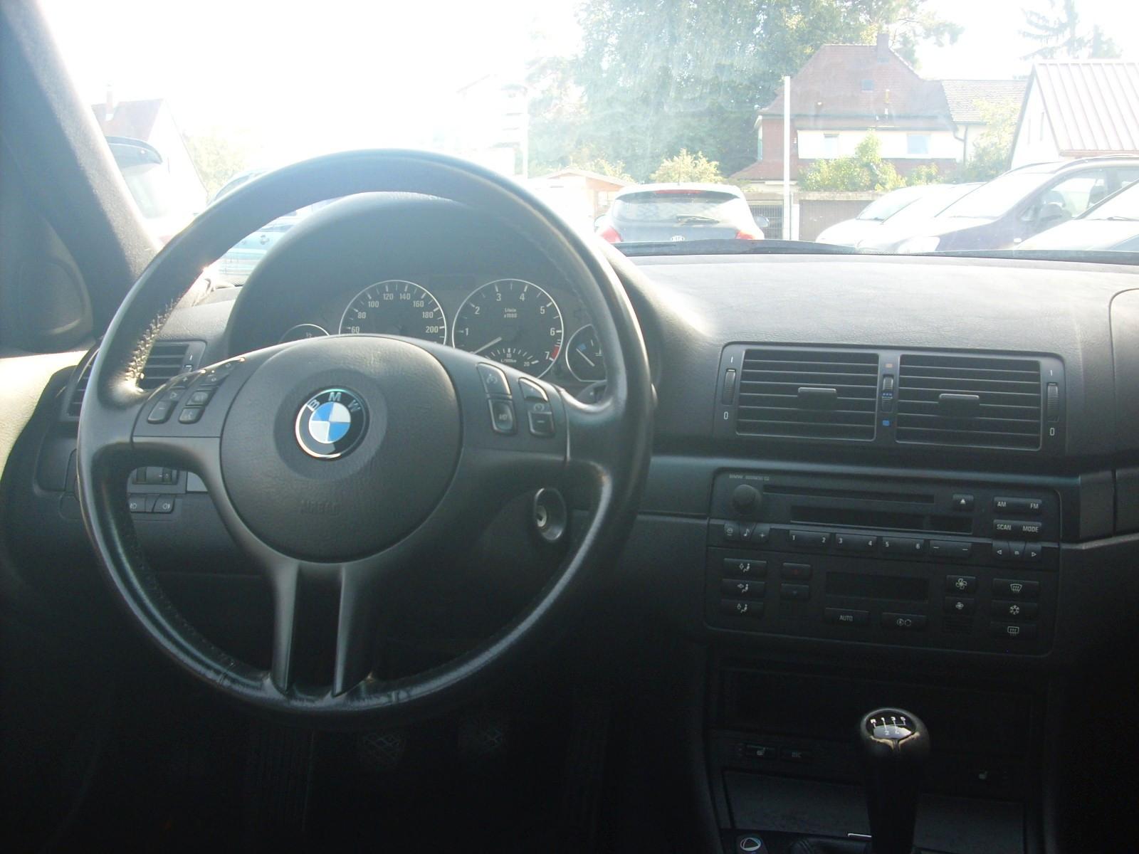 BMW 318 2004 — photo 24