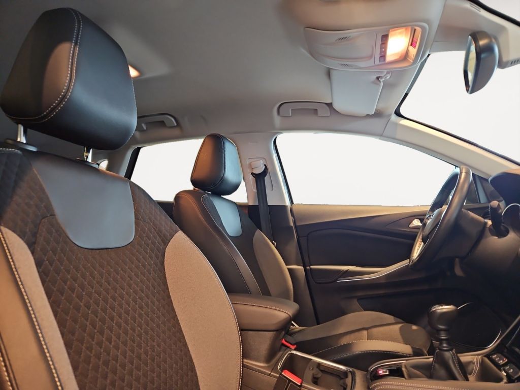 Fahrzeugabbildung Opel Grandland X 1.2 S/S  INNOVATION AFL mit LED