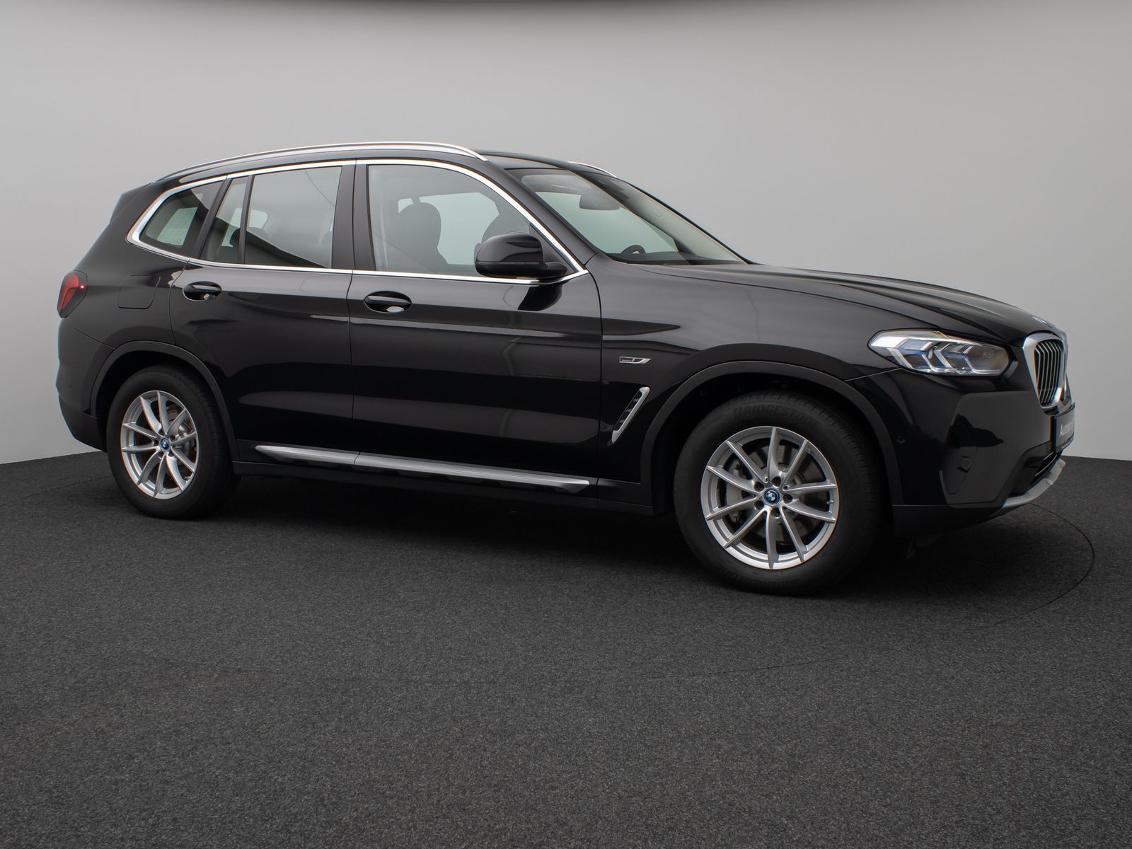 Fahrzeugabbildung BMW X3 xD30e Panorama Kamera Laser HUD DAB HiFi 18"
