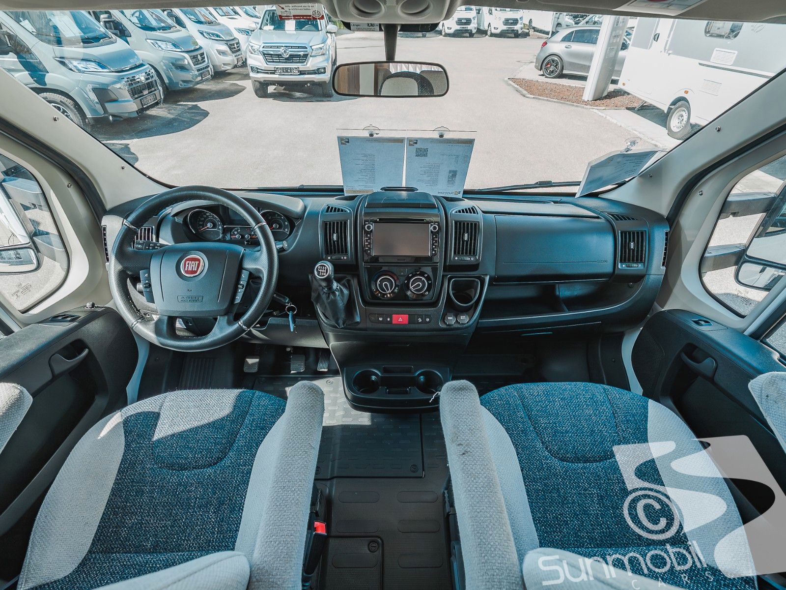 Fahrzeugabbildung Weinsberg CaraHome 700 DG Markise Media Paket