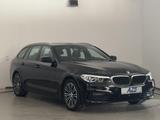 BMW 520 i Sport Line LED Navi Sound Pano Kamera AHK - BMW 5er Reihe mit Benzin-Antrieb: Kombi