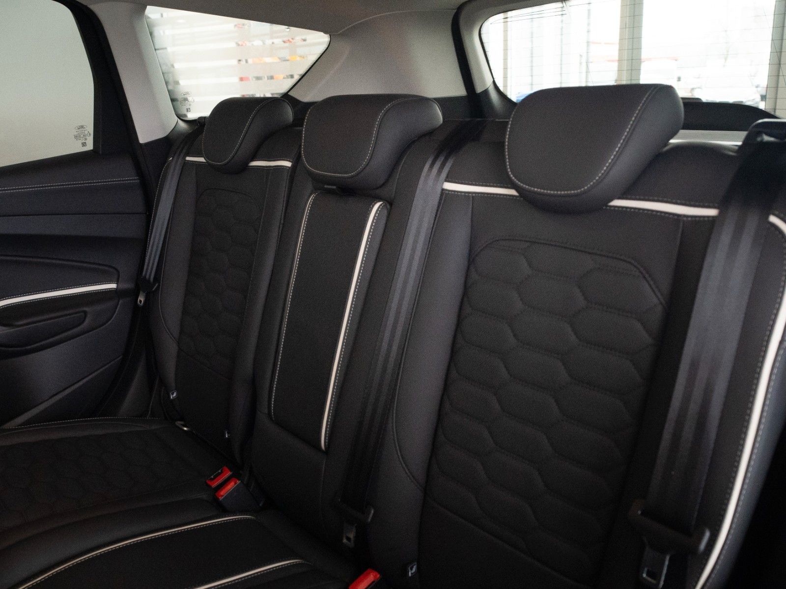 Fahrzeugabbildung Ford Kuga Vignale/4x4/AUTOMATIK/KAMERA/NAVIGATION/LED