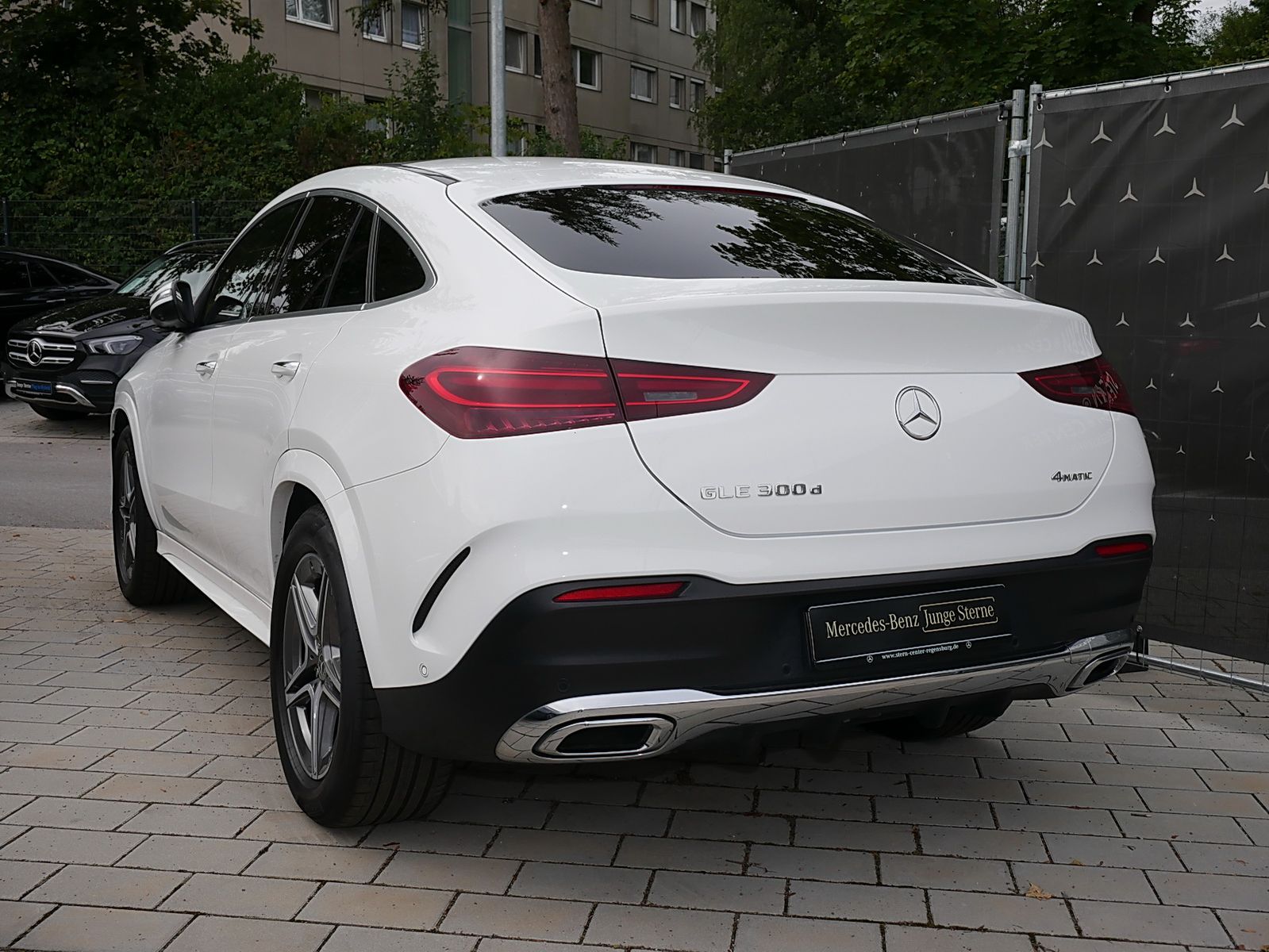 Mercedes-Benz GLE 300 d 4M Coupé AMG DIST AHK MASSAGE SITZKLIM foto 3