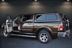 DODGE RAM 1500 5.7l V8 Laramie CrewCab - Unfallfrei
