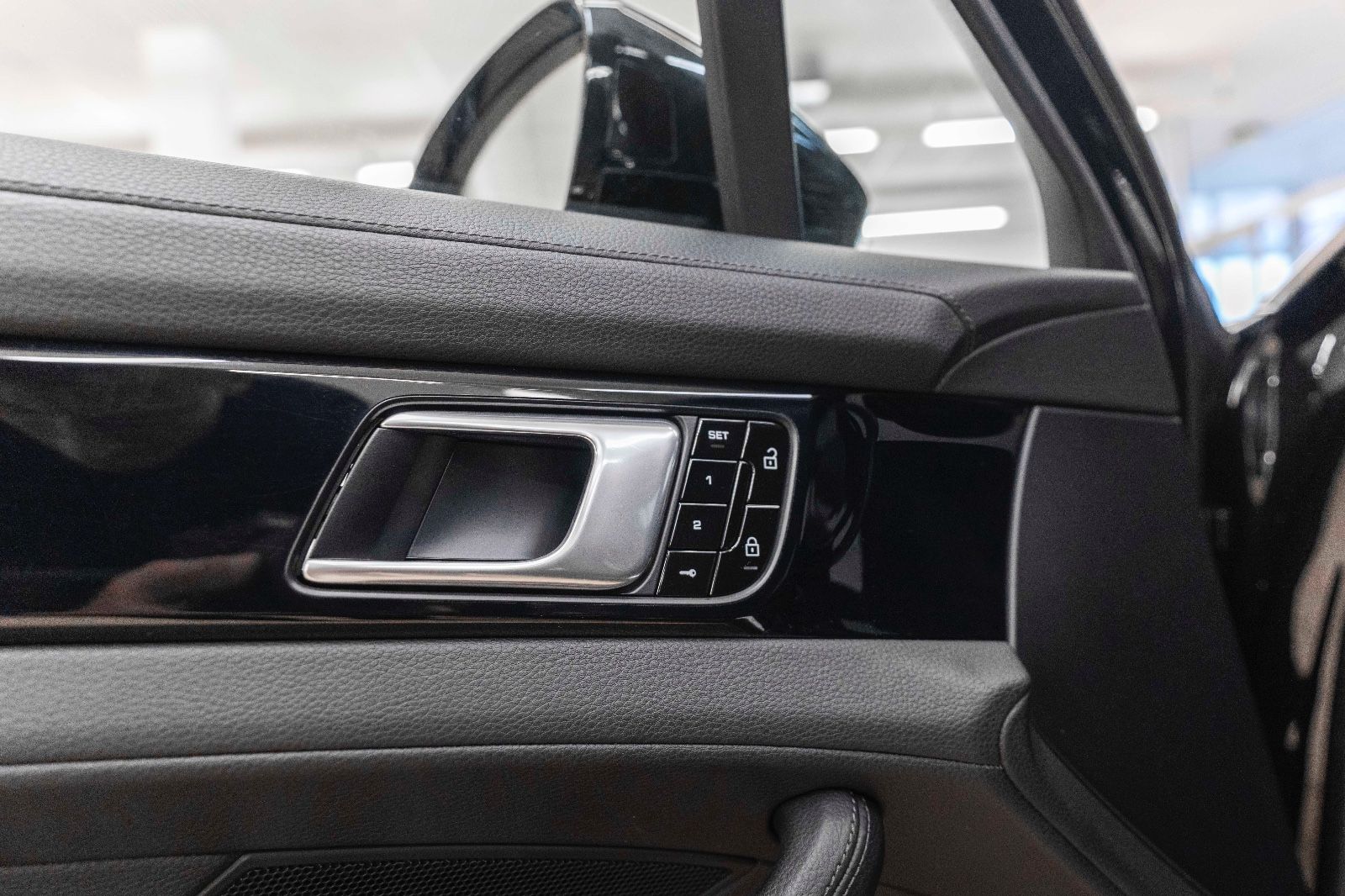 Fahrzeugabbildung Porsche Panamera Sport Turismo 4 E-Hybrid BOSE 360° LED