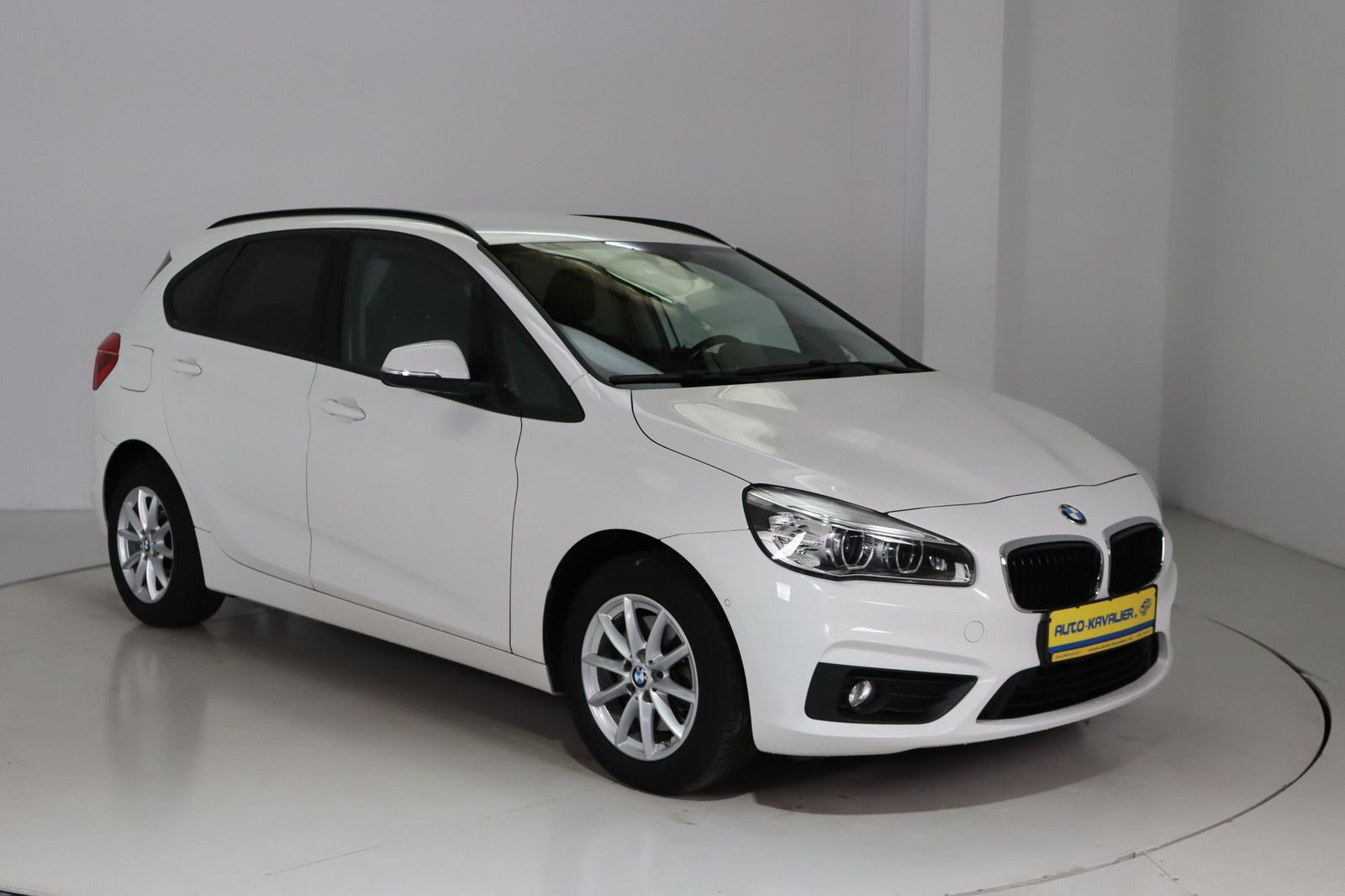 Fahrzeugabbildung BMW 218 i Active Tourer LED * Navi * PDC * Sitzhzg.