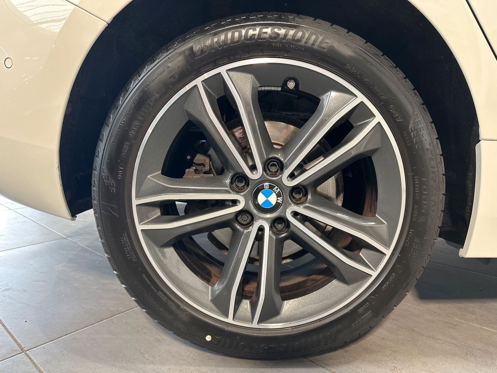 BMW 118i Aut. Sport Line NAV+LED+SHZ+PDC+17ZOLL imagem 3