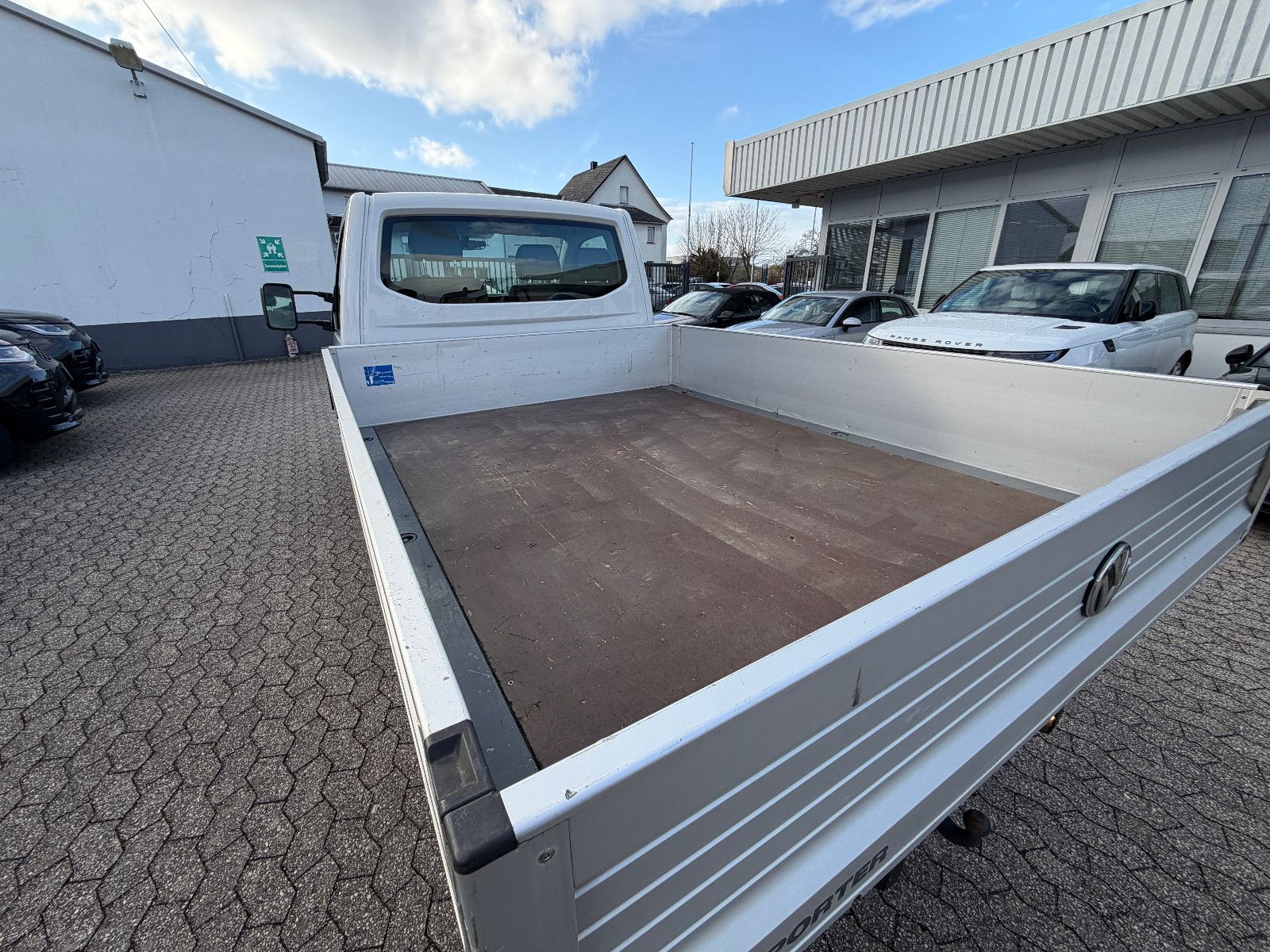 Fahrzeugabbildung Volkswagen T6.1 Transporter Pritsche//APPLE-CAR/NAVI/