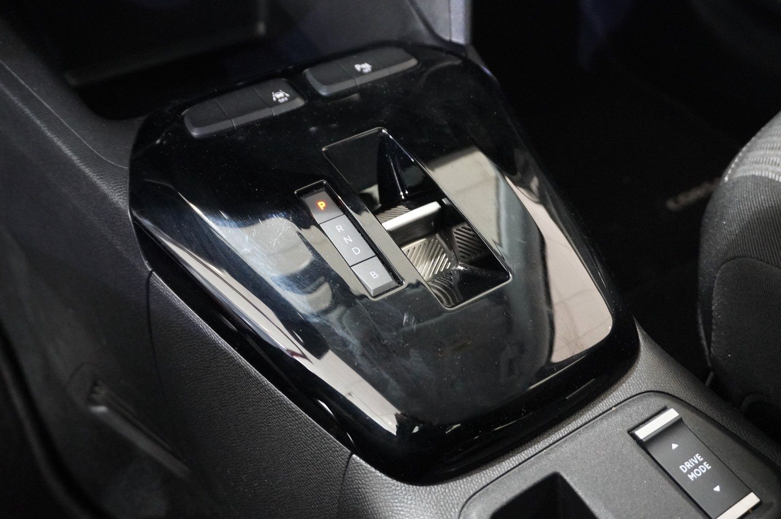 Fahrzeugabbildung Opel Corsa-e F EDITION 3-PHASIG NAVI/KAMERA/SHZ/DAB+