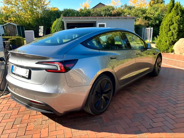TESLA Model 3 Hinterradantrieb RWD RWD