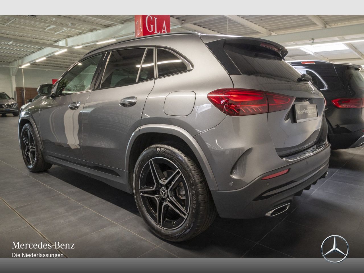 Mercedes-Benz GLA 180 AMG Adv.+/NIGHT/19"/AMBIENTE/KEYL/EASY-P foto 6