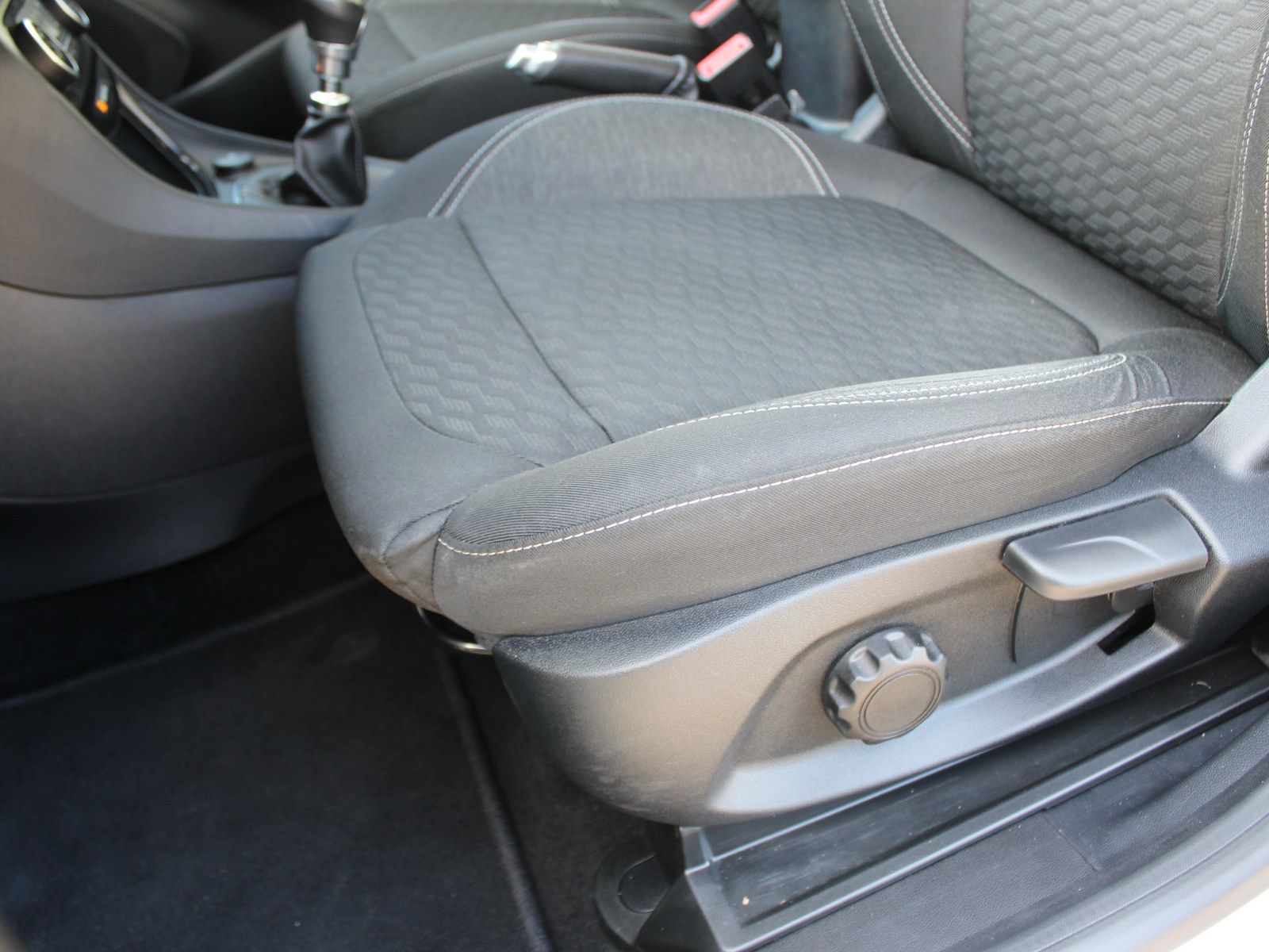 Fahrzeugabbildung Ford Puma Titanium 1,0 EcoBoost Mild Hybrid