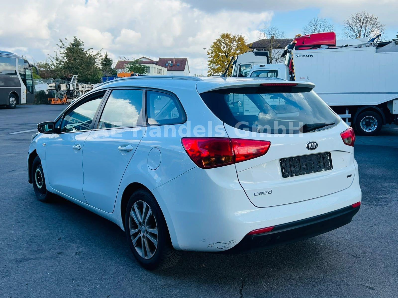 Kia cee'd 2014 — photo 7