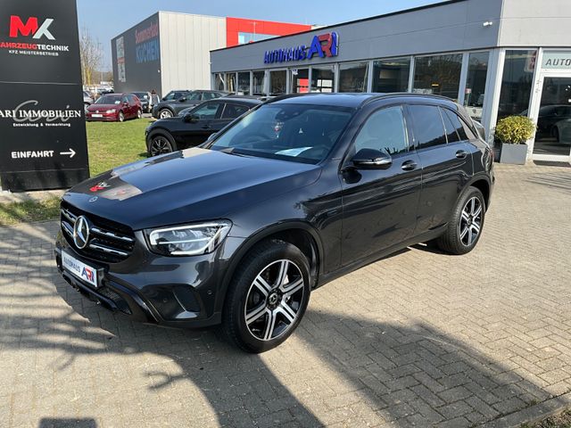 MERCEDES-BENZ GLC 300 e 4Matic*LED*Standheizung*1.Hand*