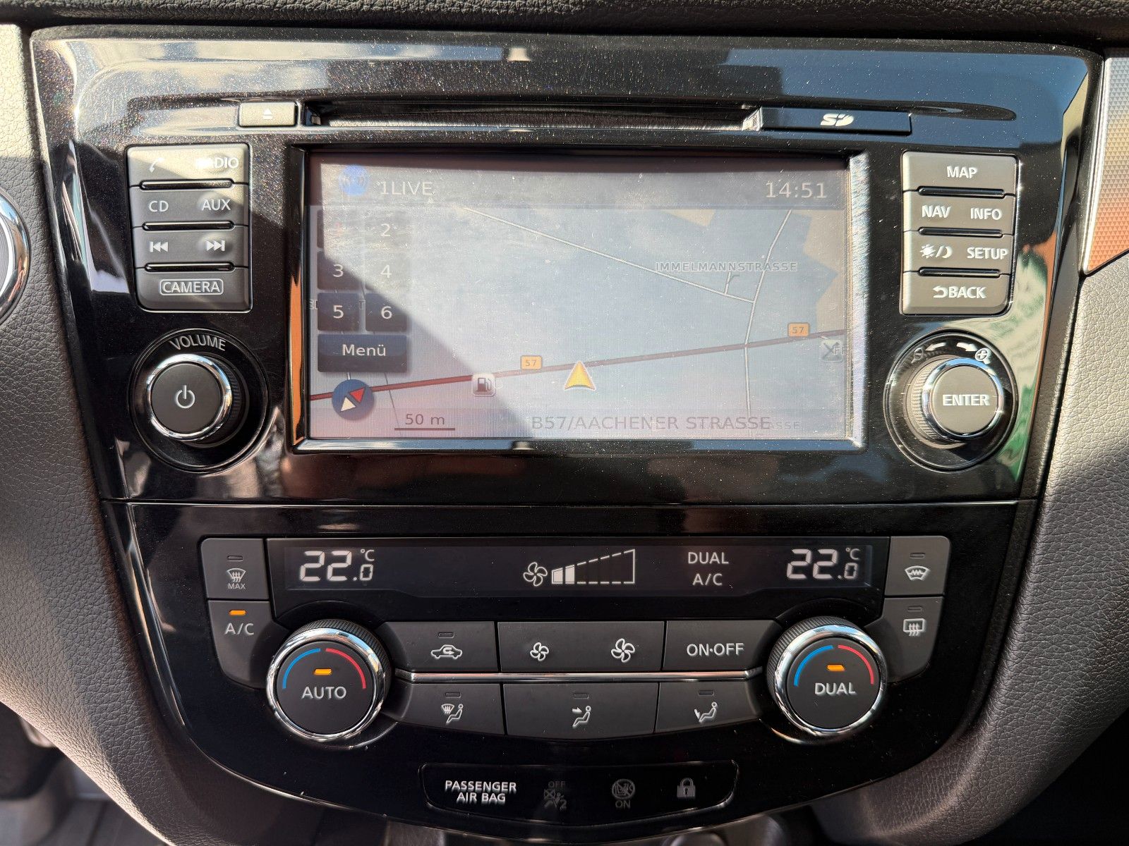 Fahrzeugabbildung Nissan Qashqai N-Connecta 1-HAND NAVI 360 KAMERA TEMPOM