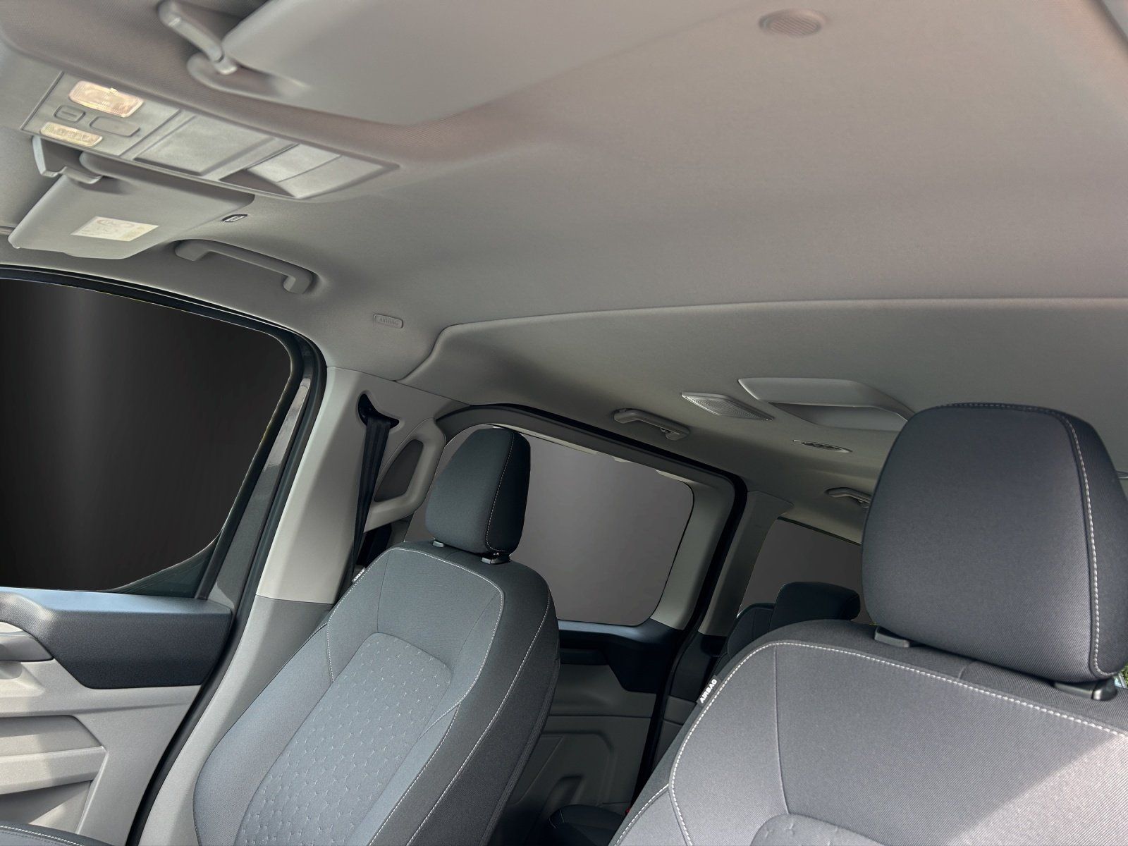 Fahrzeugabbildung Ford Tourneo Custom Titanium 320 L2 EcoBlue Automatik