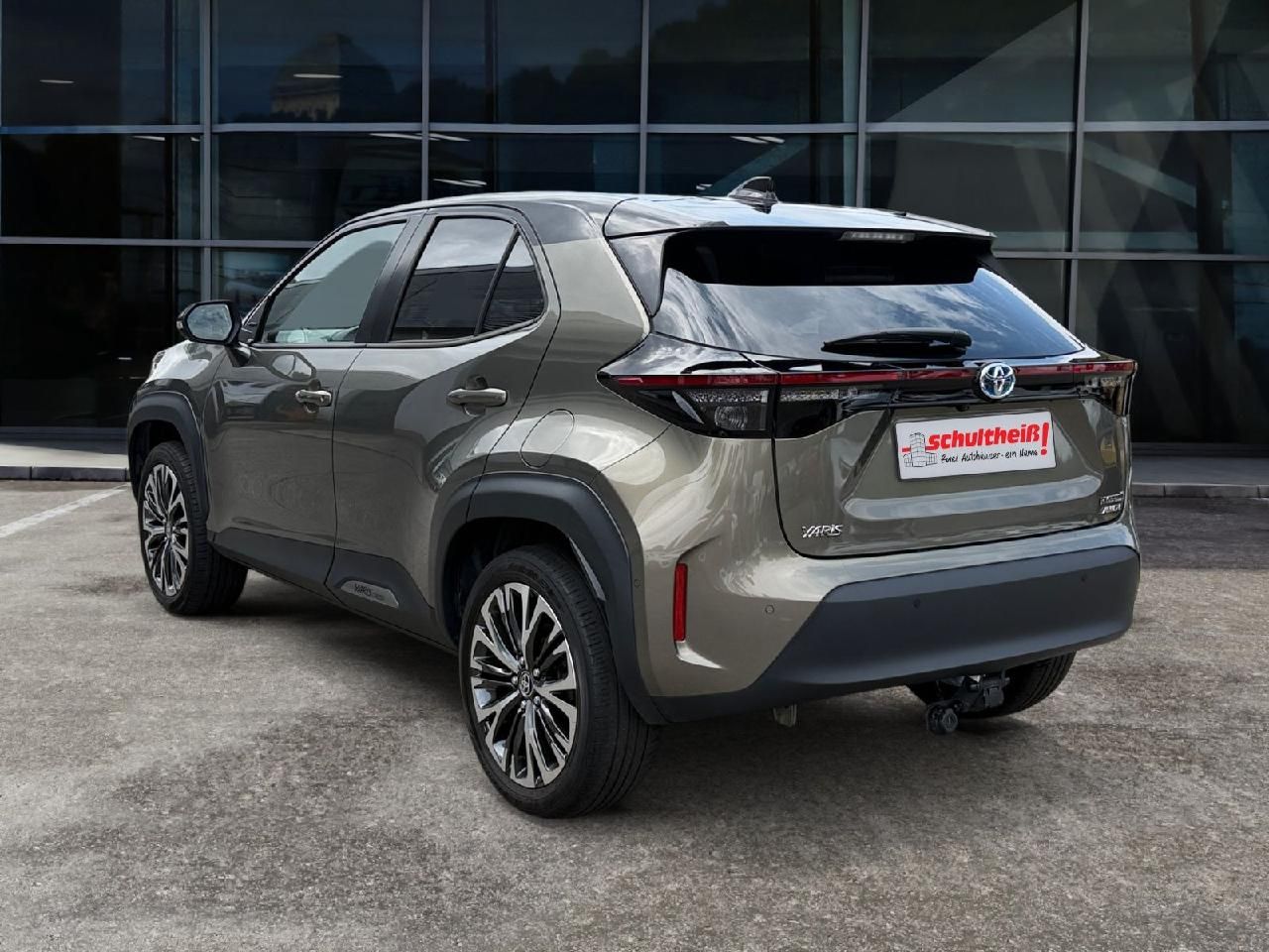 Fahrzeugabbildung Toyota Yaris Cross Hybrid AWD-i Elegant