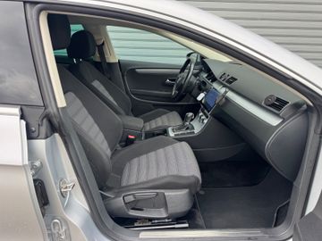 Volkswagen Passat CC - 11