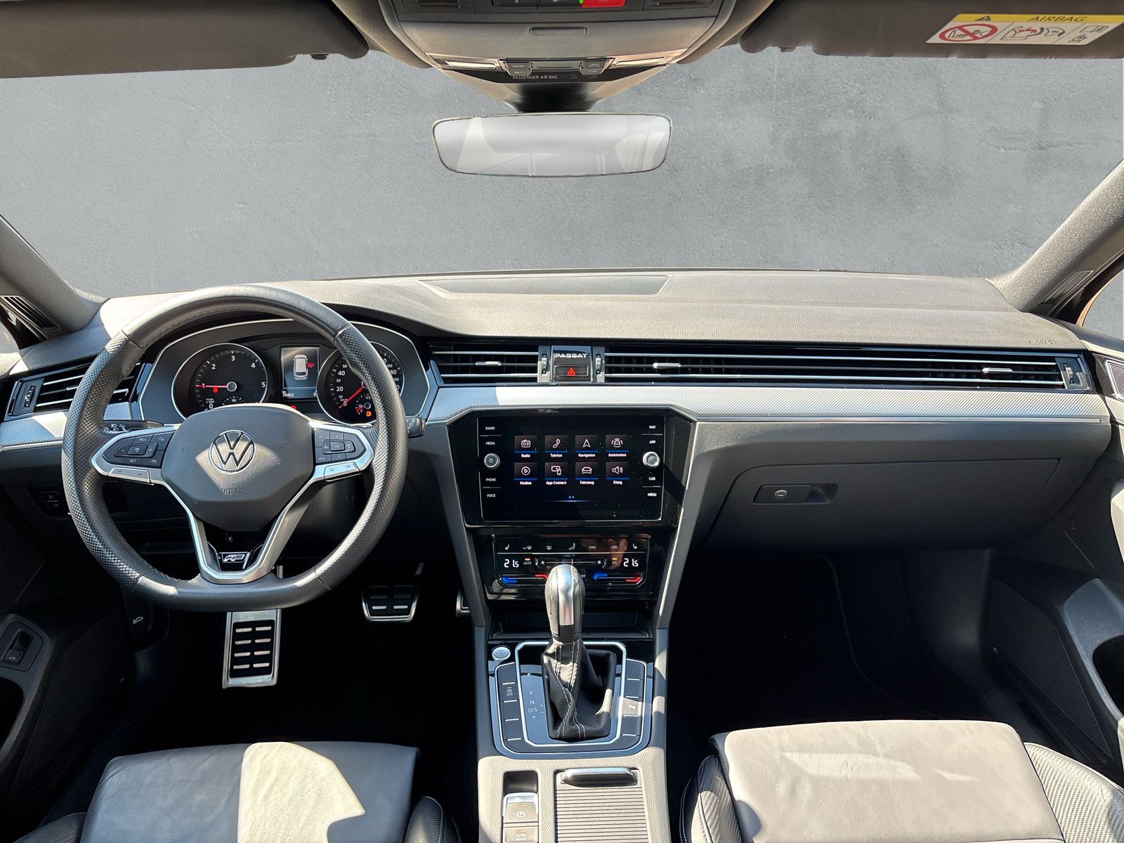 Fahrzeugabbildung Volkswagen Passat Variant 2.0 TDI R-Line AHK elek. Heckkl.