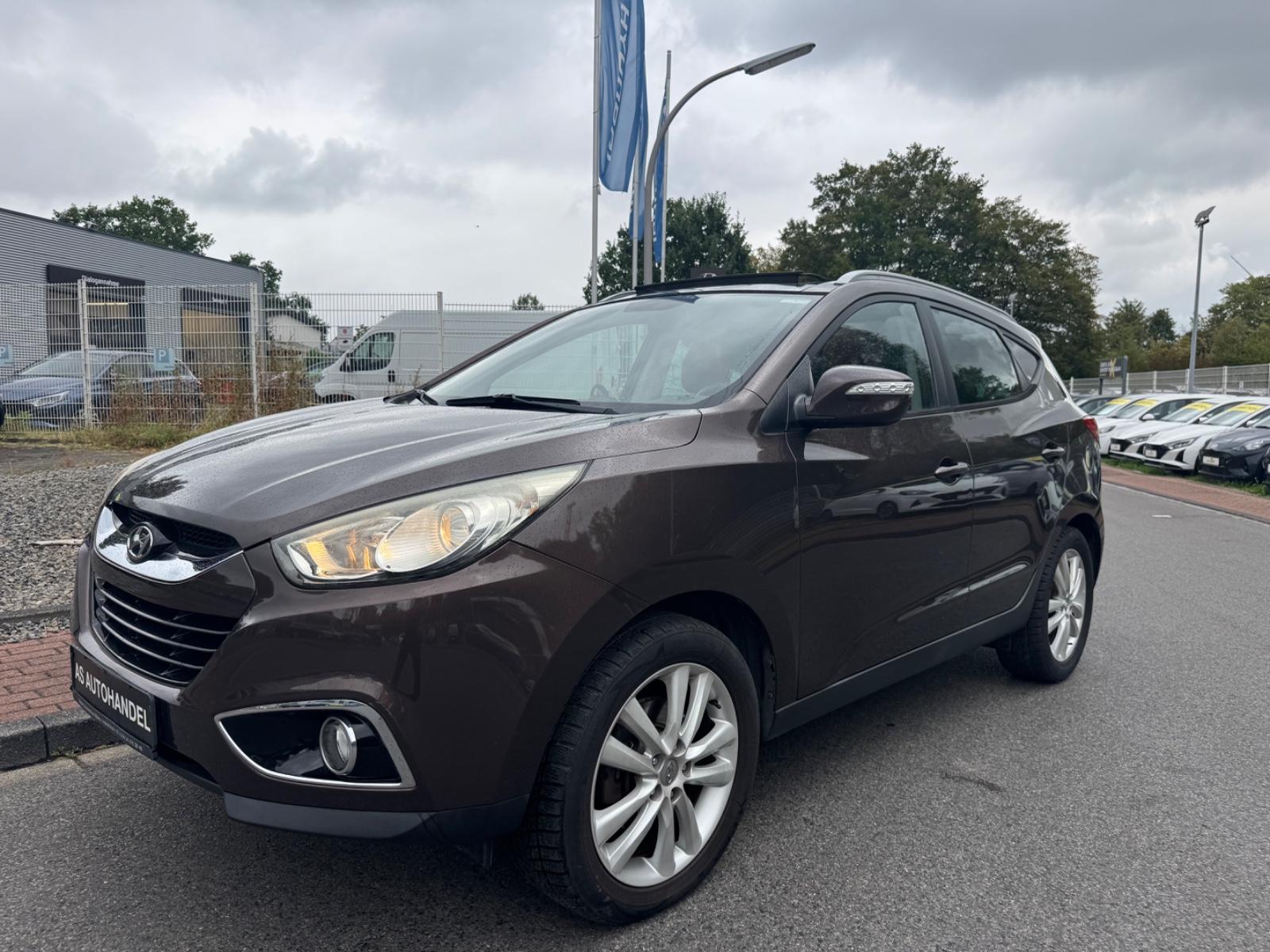 Hyundai IX35/PREM./KLIMA/AUTOM./NAVI/LEDER/PANO/R.KAM/