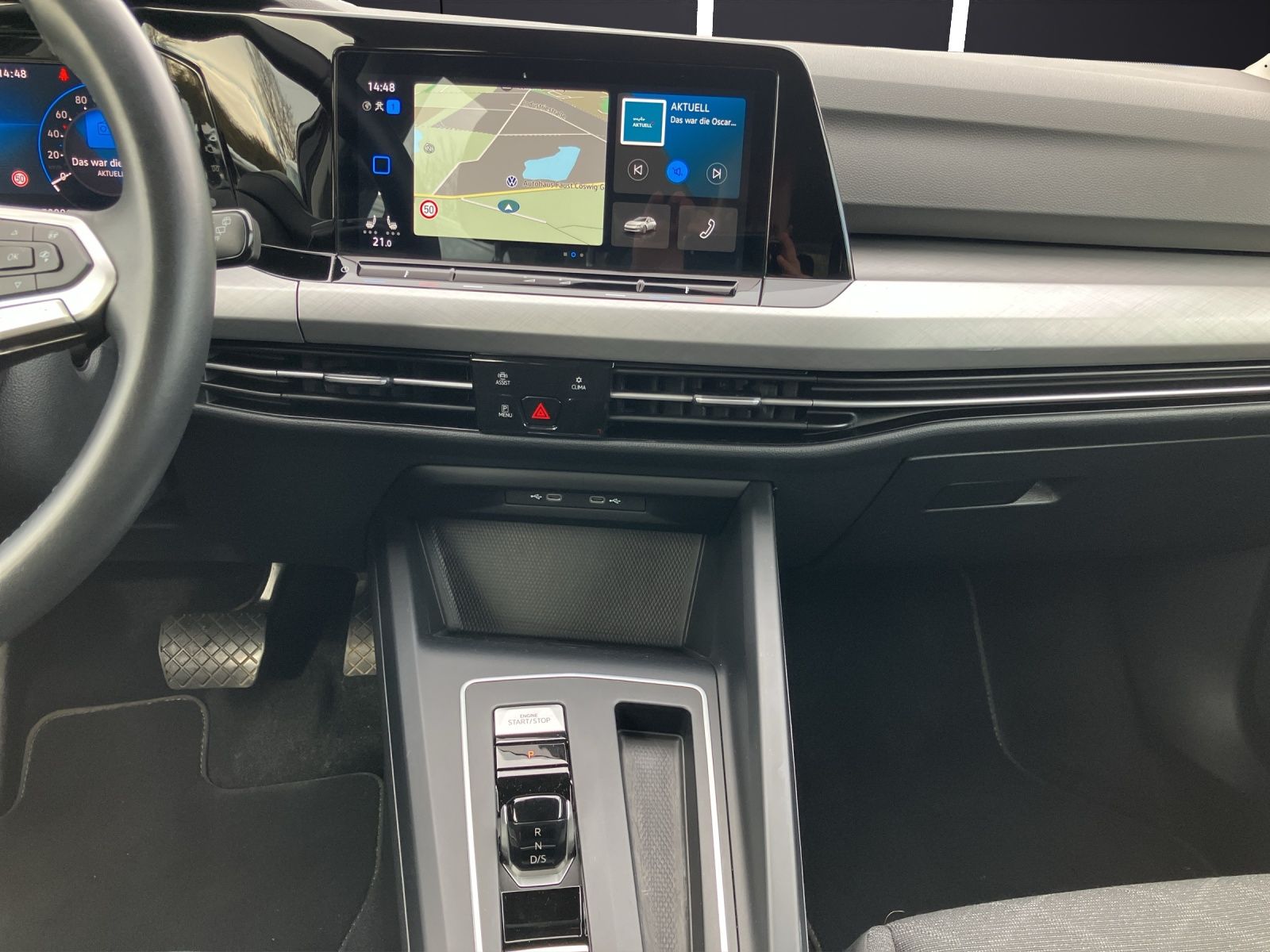 Fahrzeugabbildung Volkswagen Golf VIII Variant Life TDI DSG LED SH PDC Ambien