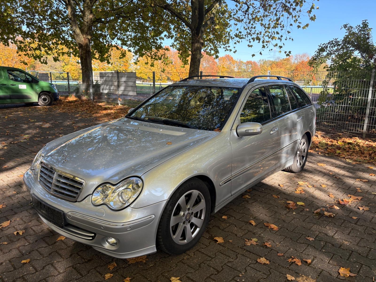 Mercedes-Benz C220 2006 — photo 7