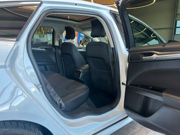 Ford Mondeo Lim *TEMPO*NAVI*KEYLESS*PANO*2-Zonen*