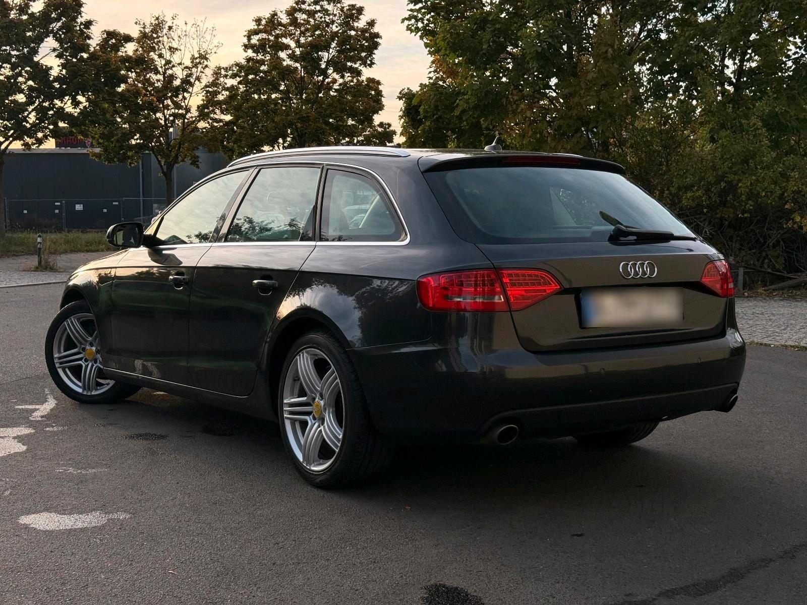 Audi A4 2009 — engine 140 HP (103kW)