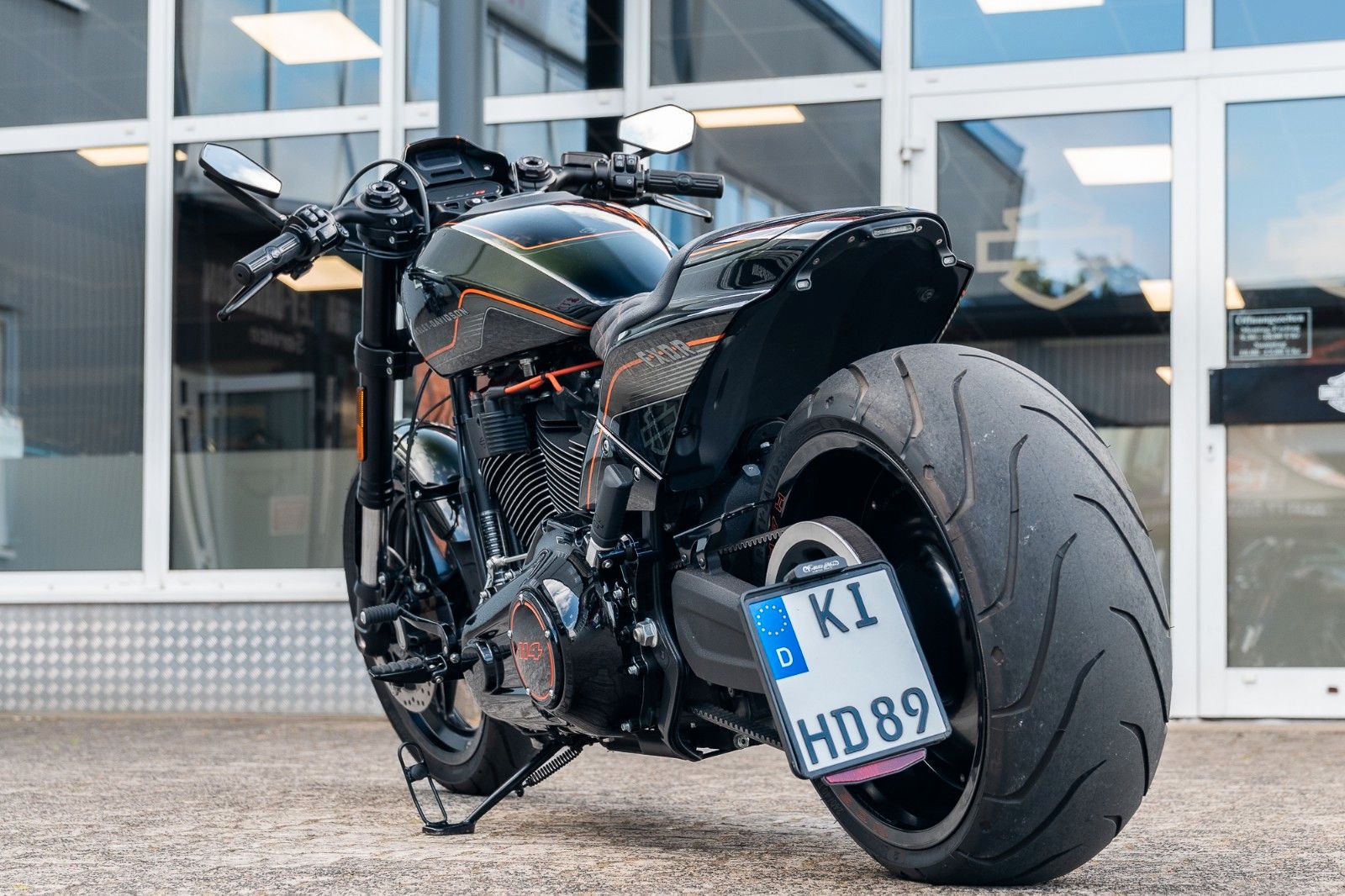 Fahrzeugabbildung Harley-Davidson FXDRS 114 CUI - KESSTECH - SEITLICHER KZH